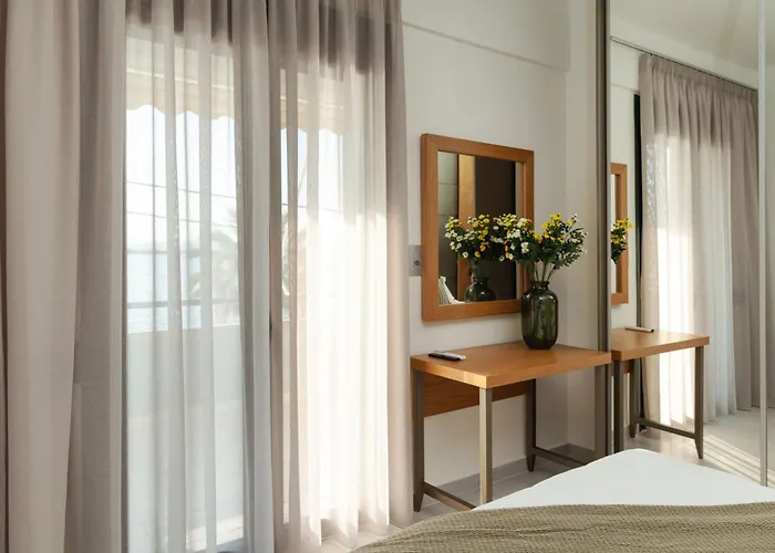 Elia Deluxe Апартаменти *